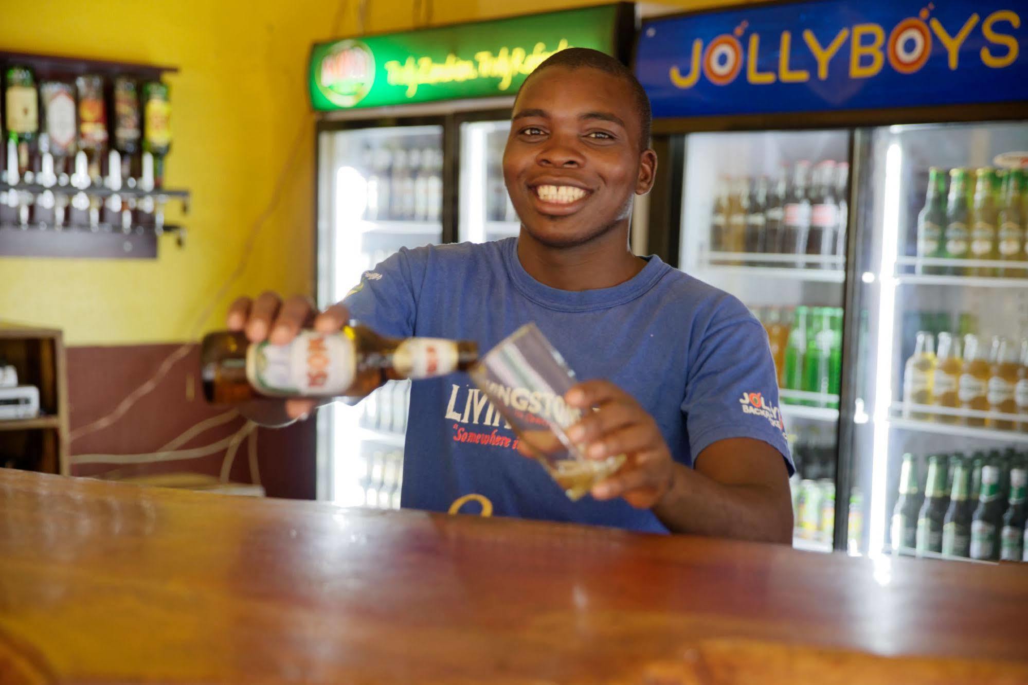 Jollyboys Backpackers Vandrarhem Livingstone Exteriör bild